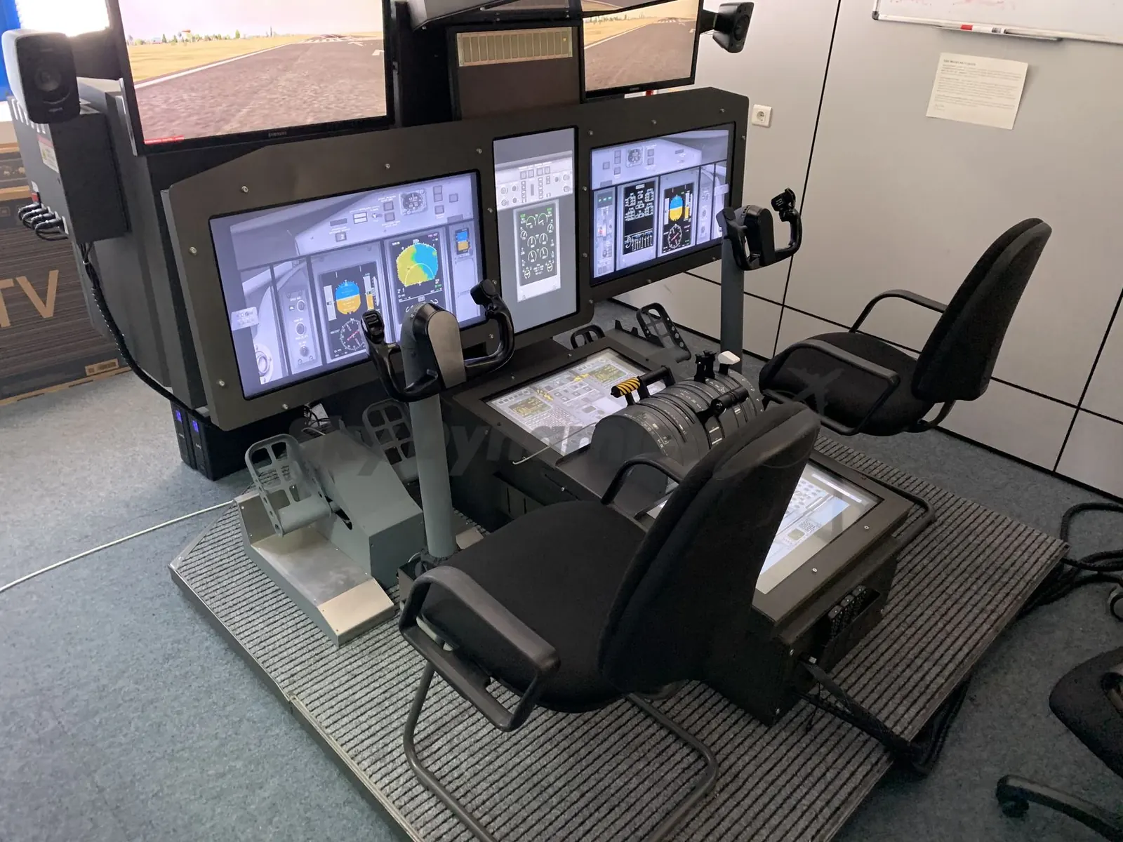 Bombardier Q400 simulator: pilot seating detail
