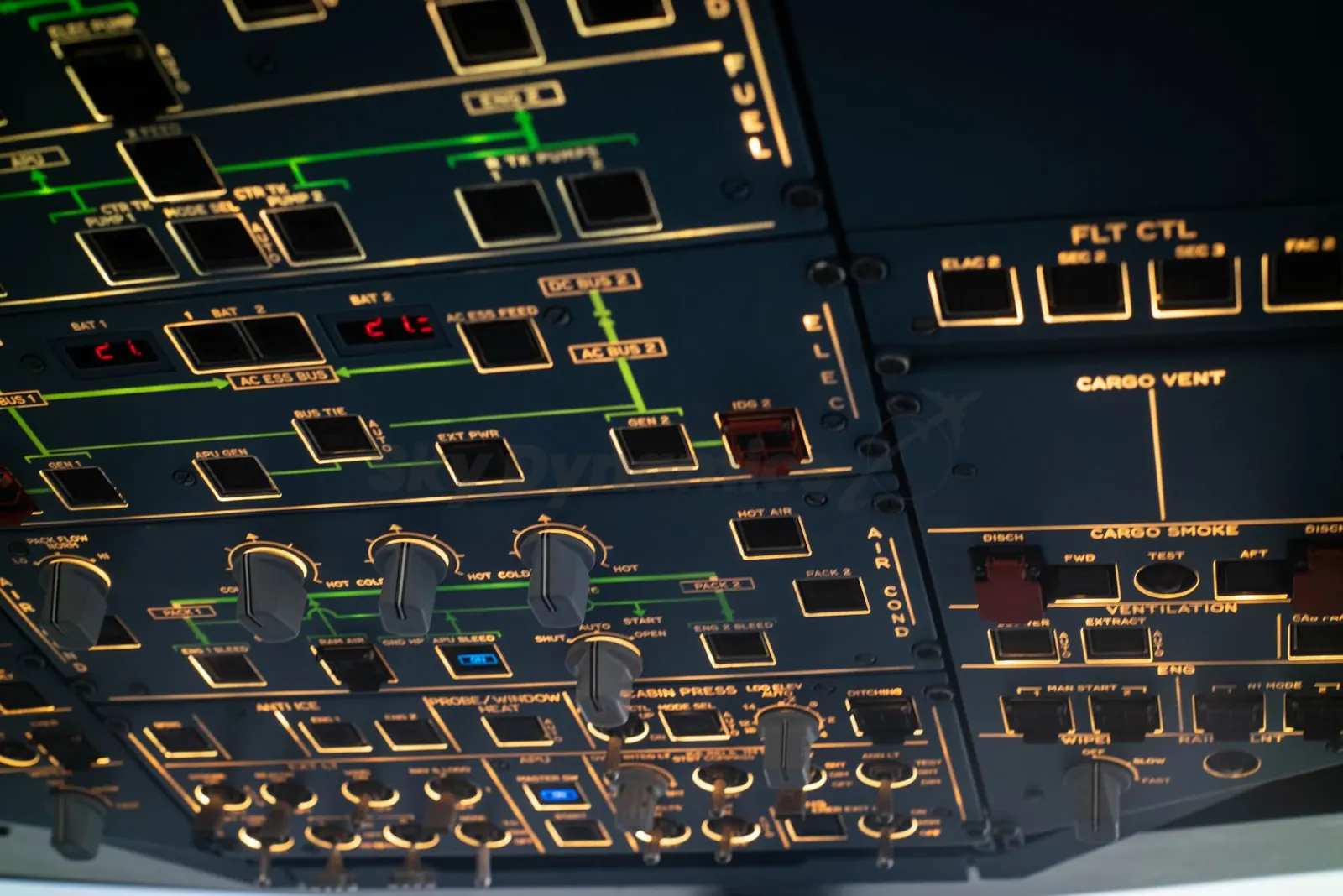 Airbus A320 FNPT II simulator: instrument panel close-up
